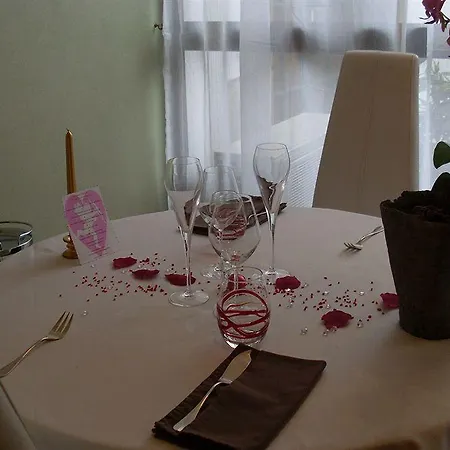 Restaurant De La Marne Hotell