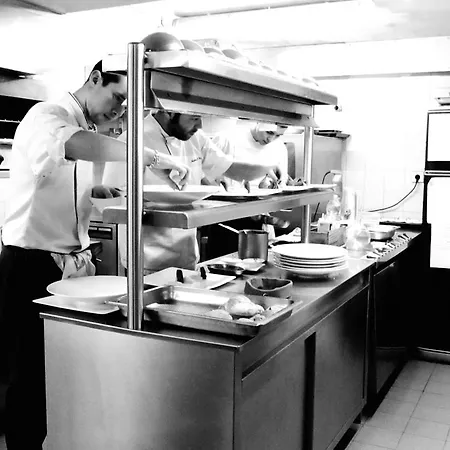 Restaurant De La Marne Hotell Paimpol