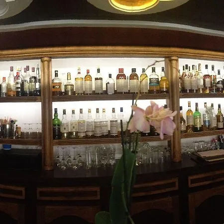 Restaurant De La Marne Hotell Paimpol