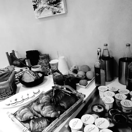 Restaurant De La Marne Hotell 3*
